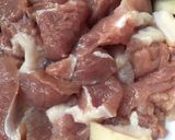 รูปขั้นตอนการทำที่ 1 ของ หมูสามชั้นผัดพริกแกง
