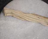 A picture of step 3 of Tandoori lachchha parantha.