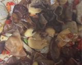 Foto langkah ke 5 dari resep Oseng Bakso Jamur Pete Pedas.