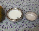 A picture of step 1 of Organic Papaya milk shake.