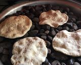 Foto del paso 9 de la receta: Pan Arabe hecho en piedra (Hubbis Tapun)