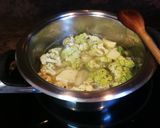 Foto del paso 4 de la receta: Crema de coliflor verde con yogur activia