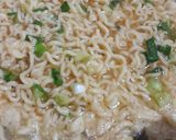 Foto langkah ke 5 dari resep Dadar Mie Favorit.