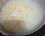 Foto langkah ke 1 dari resep Omelette mie.