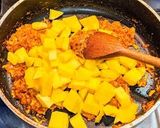 A picture of step 4 of Fruity chicken curry.