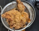 Foto langkah ke 1 dari resep Ayam Saus Karamel (Glazed Caramel Chicken) 🍗🧅.