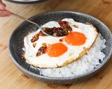 Foto langkah ke 3 dari resep Nasi Telur Ceplok.