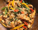 รูปขั้นตอนการทำที่ 2 ของ ผัดเผ็ดก๋วยเตี๋ยว(บุก)ไก่ คีโต