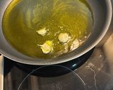 A picture of step 2 of Bacalao al pil pil.