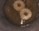 Foto langkah ke 5 dari resep Donat Pisang.