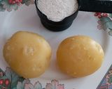 A picture of step 1 of Maggi Aloo Snack.