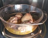 Foto del paso 3 de la receta: Muslo de pollo asado a la miel (En microondas)