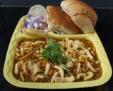 પુણેરી મિસળ પાઉં રેસીપી સ્ટેપ1ફોટો