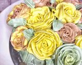 صورة لخطوة 16 من وصفة تورتة جنواز الشوكولاتة بكريمة الزبدة 🎂