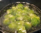 Foto del paso 2 de la receta: Alubias blancas con coles de Bruselas especiadas