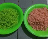 Foto langkah ke 3 dari resep Petulo Praktis Dari Mie (Putu Mayang).