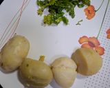 तिकोना बेसन परांठा और आलू टमाटर की चटपटी सब्जी रेसिपी चरण 1 फोटो