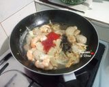 Foto langkah ke 6 dari resep Tumis Telur Enoki Saus Blackpaper.