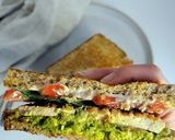 Une image de l'étape 3 de Sandwich au tofu croustillant et avocat.