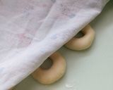 Foto langkah ke 6 dari resep Donat maizena.