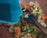 Foto langkah ke 4 dari resep Tumis Kikil Cabe Hijau.