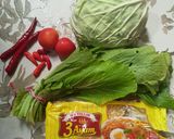 Foto langkah ke 1 dari resep Mie Kuah Tomat.