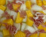 Foto del paso 2 de la receta: Ensalada de nectarina, melón y jamón