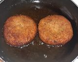 A picture of step 6 of Aloo tikki burger.