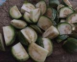 Foto langkah ke 2 dari resep Tumis kuah terong bulat ijo.