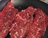 Foto del paso 2 de la receta: Picanha Encebollada con Ensalada de papas!