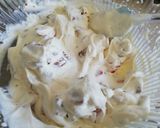 Une image de l'étape 2 de Glace fraises speculoos et kadayıf.
