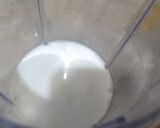 A picture of step 2 of Mango Shake.