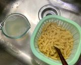 Foto langkah ke 1 dari resep Fusilli Aglio Olio.