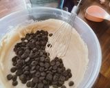 A picture of step 2 of Chocolate chips Cupcakes.