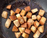 A picture of step 3 of Herbed croutons.