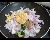 A picture of step 1 of Methi Matar Malai.