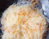 Foto langkah ke 2 dari resep Pastel Isi Bihun & Sambal Kacang (+ tutorial memilin pastel).
