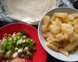 Foto langkah ke 1 dari resep Martabak Kulit Lumpia isi Kentang.