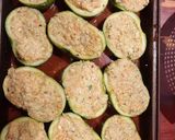 Foto del paso 8 de la receta: Zapallitos rellenos de ricotta y pollo en salsa de tomate 🍅