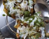 A picture of step 3 of Aloo Tikki Chaat.