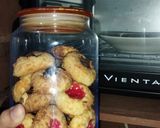 Foto langkah ke 5 dari resep Thumbprint cookies yang simple dg bahan yang mudah.