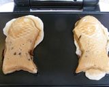 A picture of step 5 of Vitantonio Taiyaki with Candied Chestnuts & Sweet Red Bean Paste.
