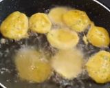 A picture of step 2 of Aloo puri (bhajiya).