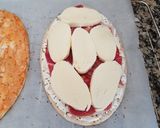 Une image de l'étape 4 de Pizza au jambon italien et mozzarella.