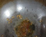 A picture of step 2 of Tamarind chutney pulao.