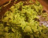Foto del passaggio 4 della ricetta Spaghettoni con zucchina ricotta e ciciulena