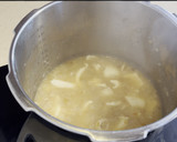 Foto del paso 5 de la receta: Sepia con guisantes y champiñones