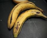 Foto langkah ke 1 dari resep Swirl Banana Cake Tanpa Mixer.
