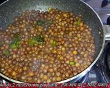 A picture of step 4 of Chickpea curry.