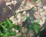รูปขั้นตอนการทำที่ 5 ของ ข้าวกะเพราหมูชิ้น ไข่ดาว